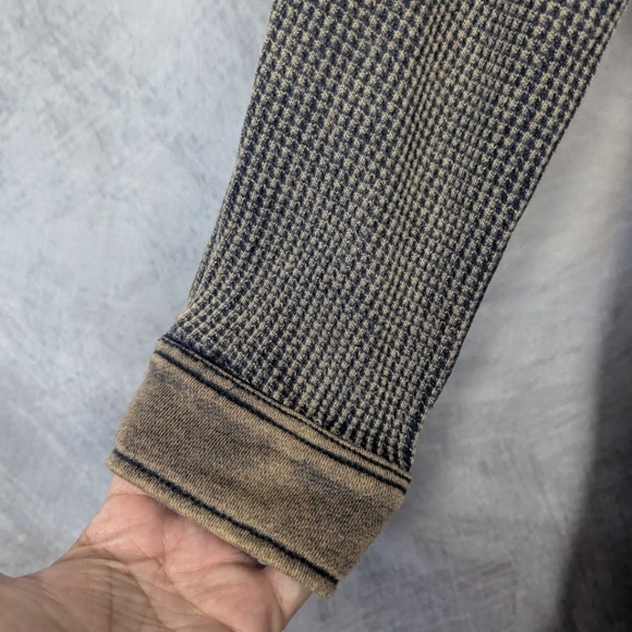 Vici Medium Waffle Weave Button Down Shirt Brown/Black - Picture 7 of 13